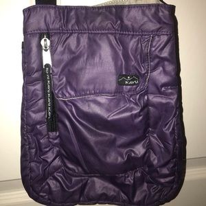 Over the shoulder Kavu